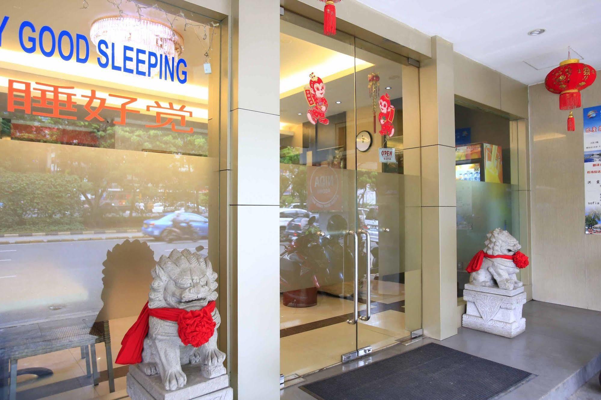 Reddoorz @ Gajah Mada Hotel Jakarta Bagian luar foto